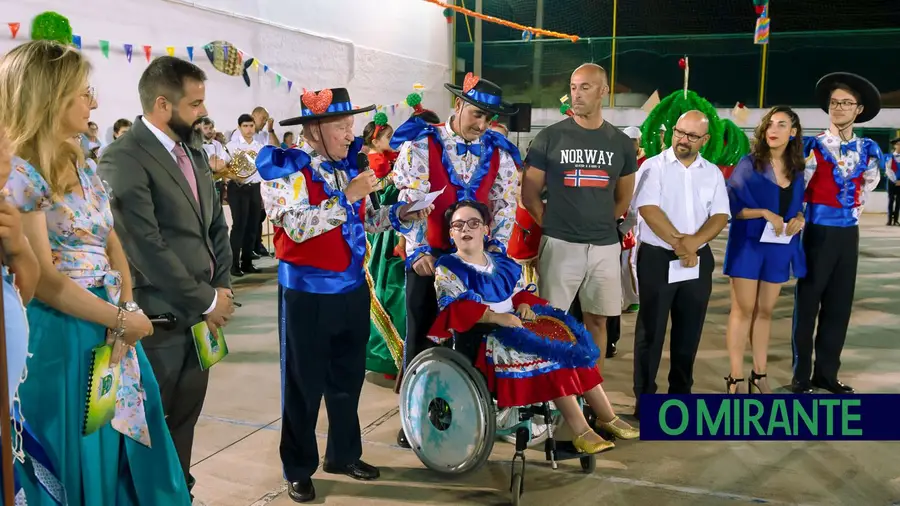 Marchas populares encheram de cor e alegria Polivalente da Carregueira