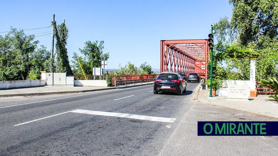 Falta de iluminação na Ponte da Chamusca é um perigo para os condutores Falta de iluminação na Ponte da Chamusca é um perigo para os condutores
