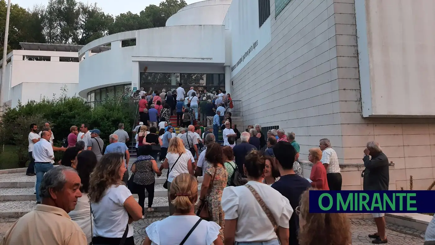 O MIRANTE | População de Assentis em força na assembleia municipal para ...