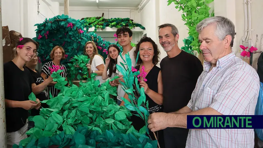 Ruas ornamentadas anunciam Festa dos Tabuleiros em Tomar Ruas ornamentadas anunciam Festa dos Tabuleiros em Tomar