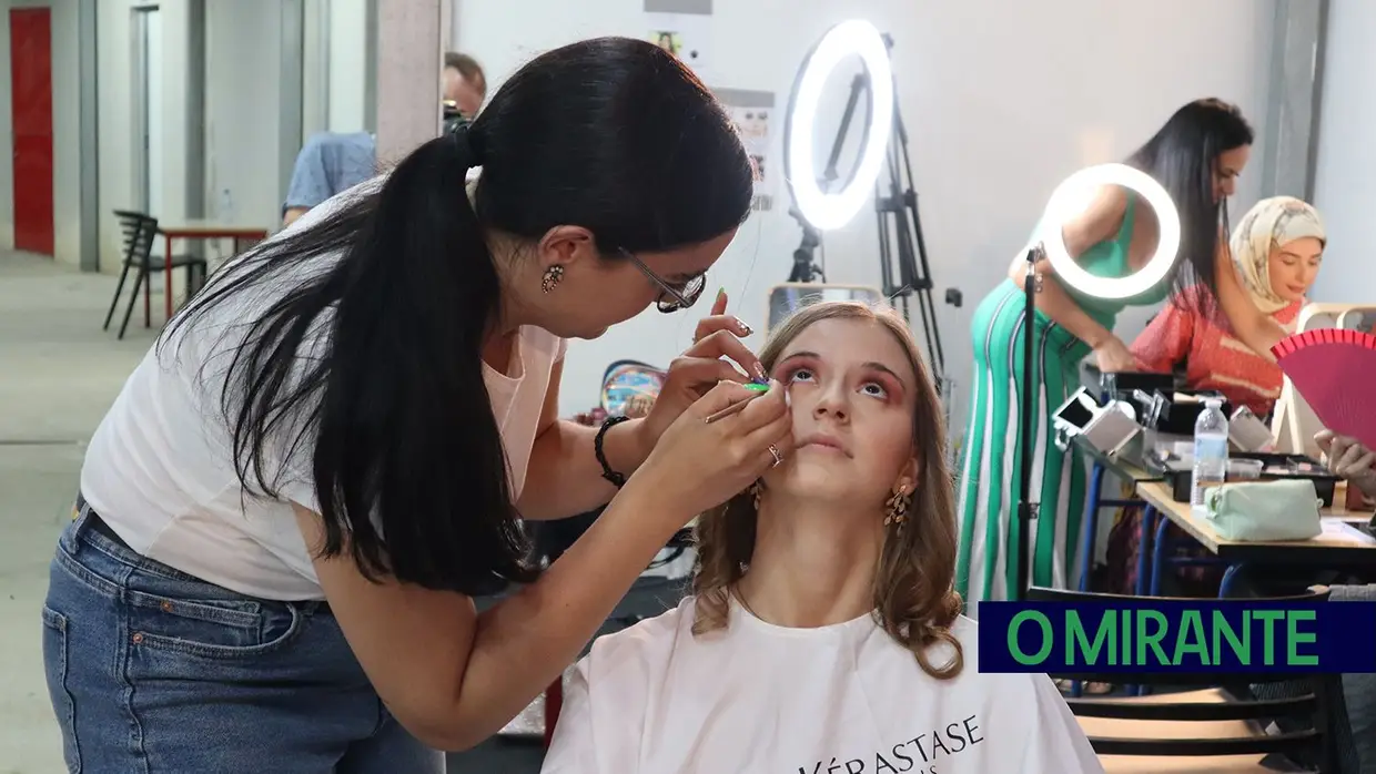 Sete jovens desfilaram na final do concurso Rainha das Vindimas de Azambuja