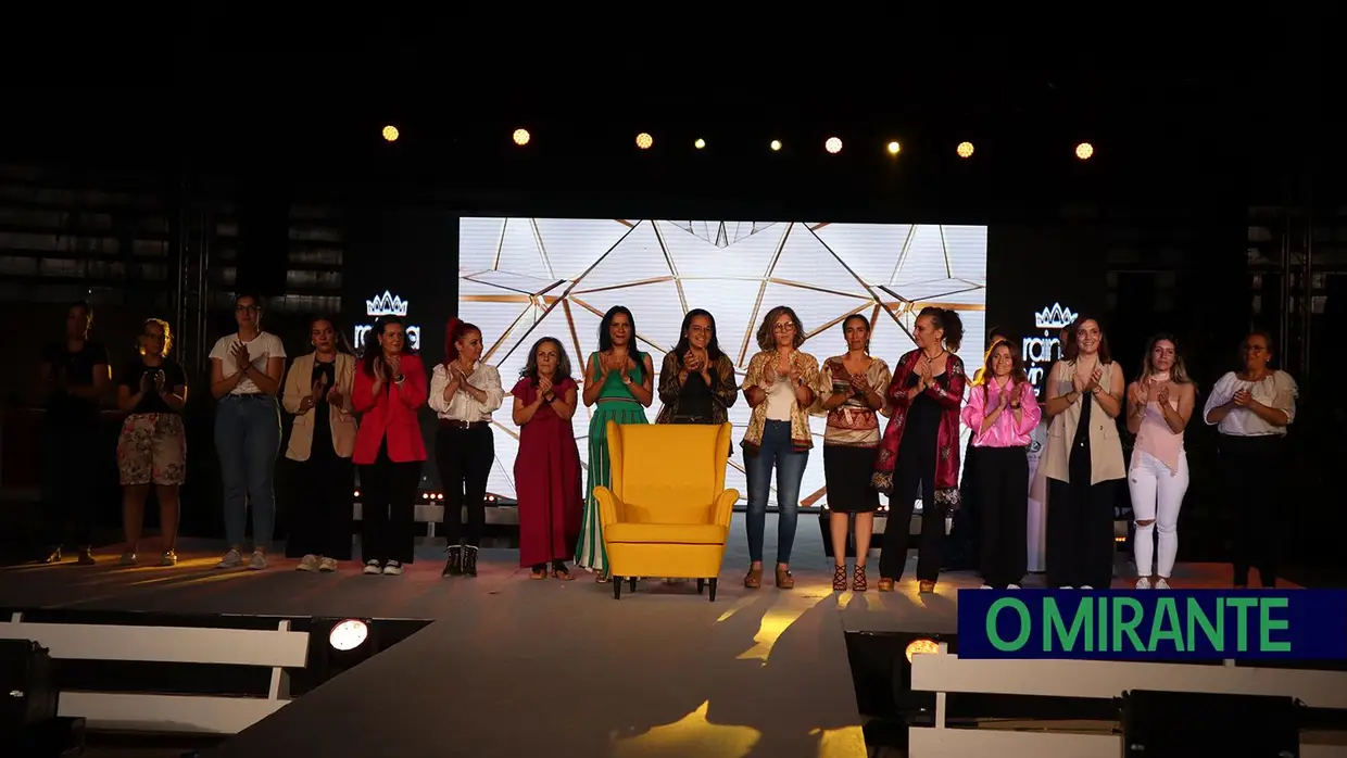 Sete jovens desfilaram na final do concurso Rainha das Vindimas de Azambuja