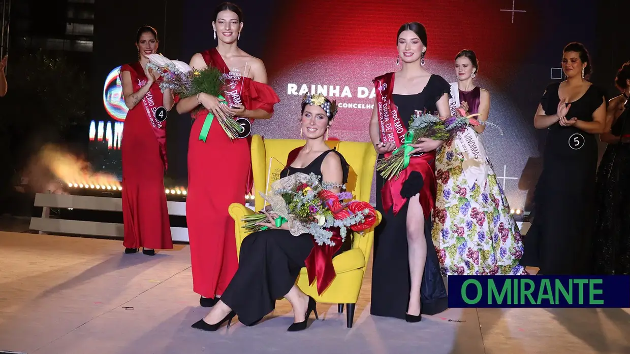 Sete jovens desfilaram na final do concurso Rainha das Vindimas de Azambuja