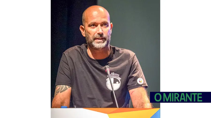 A sonhar com outra Educação! A sonhar com outra Educação!