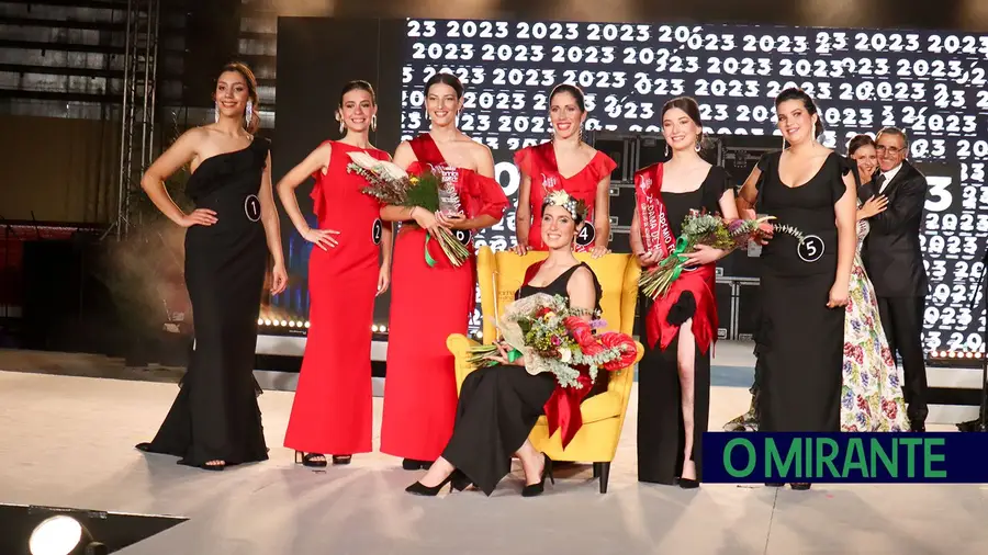 Daniela Ferreira é a nova Rainha das Vindimas do concelho de Azambuja Daniela Ferreira é a nova Rainha das Vindimas do concelho de Azambuja