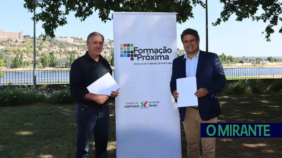 Município de Abrantes e Turismo de Portugal assinam protocolo para formação dos agentes turísticos Município de Abrantes e Turismo de Portugal assinam protocolo para formação dos agentes turísticos