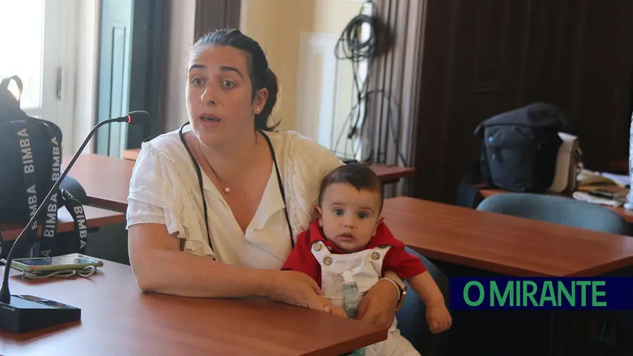 Rita Rolo desespera por vaga em creche no município de Benavente Rita Rolo desespera por vaga em creche no município de Benavente