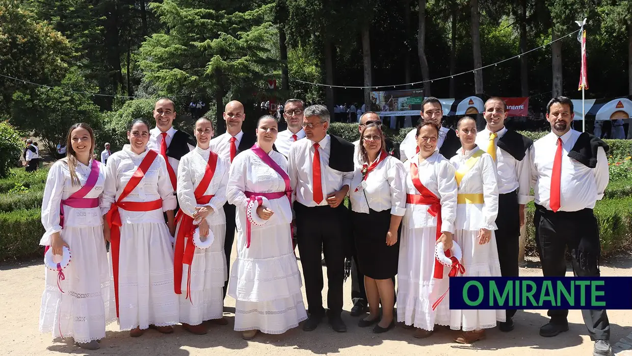 Milhares visitam Tomar para assistir ao cortejo principal da Festa dos Tabuleiros