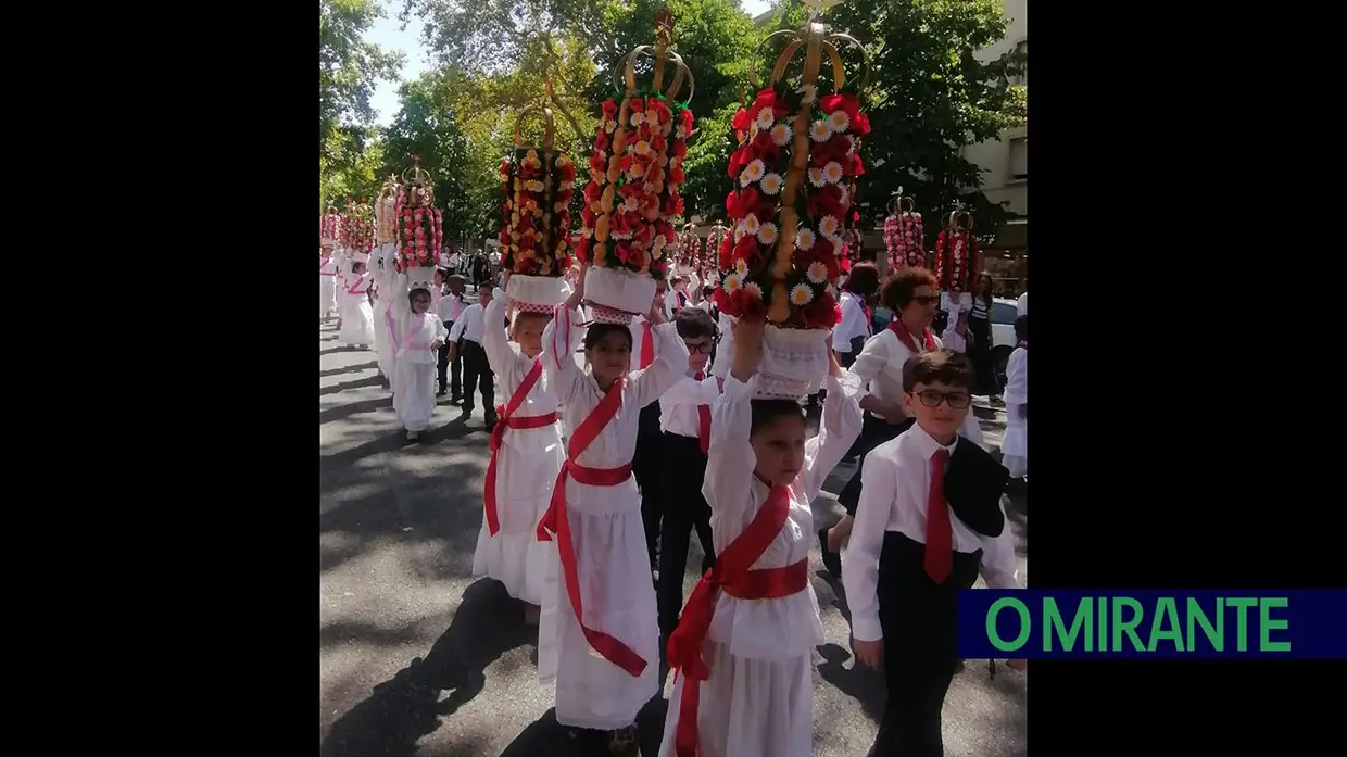 Agrupamento de Escolas Templários participou na Festa dos Tabuleiros