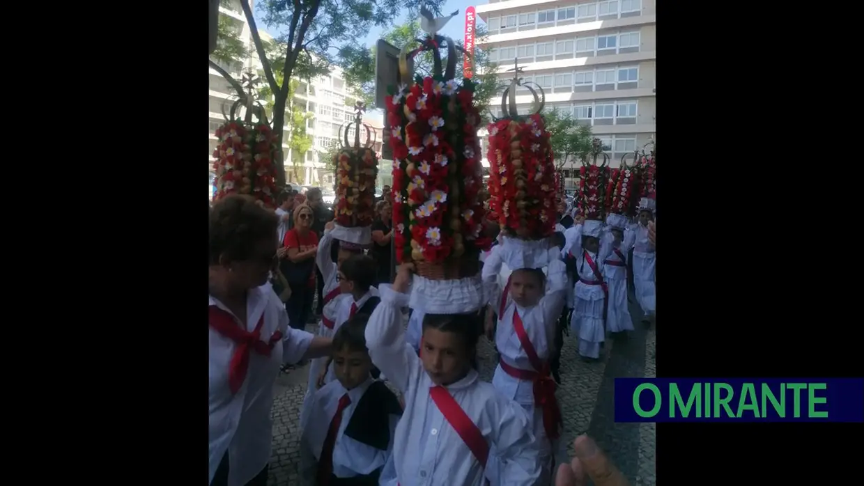 Agrupamento de Escolas Templários participou na Festa dos Tabuleiros