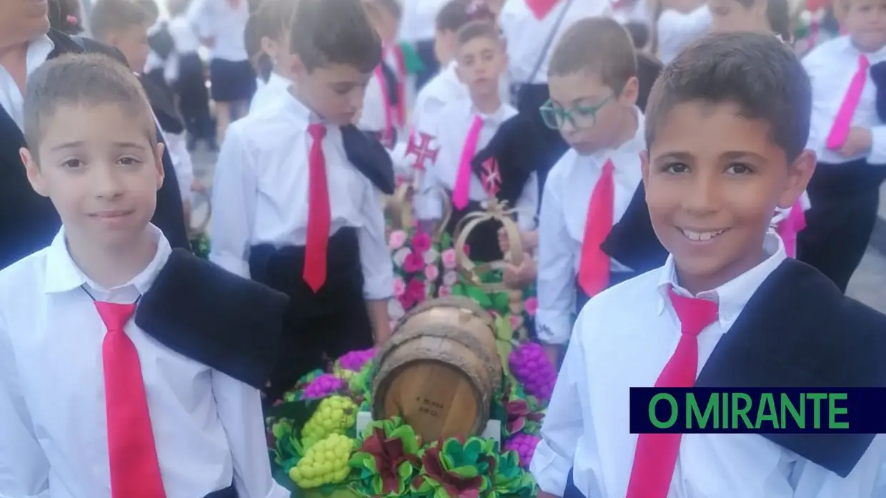 Agrupamento de Escolas Templários participou na Festa dos Tabuleiros