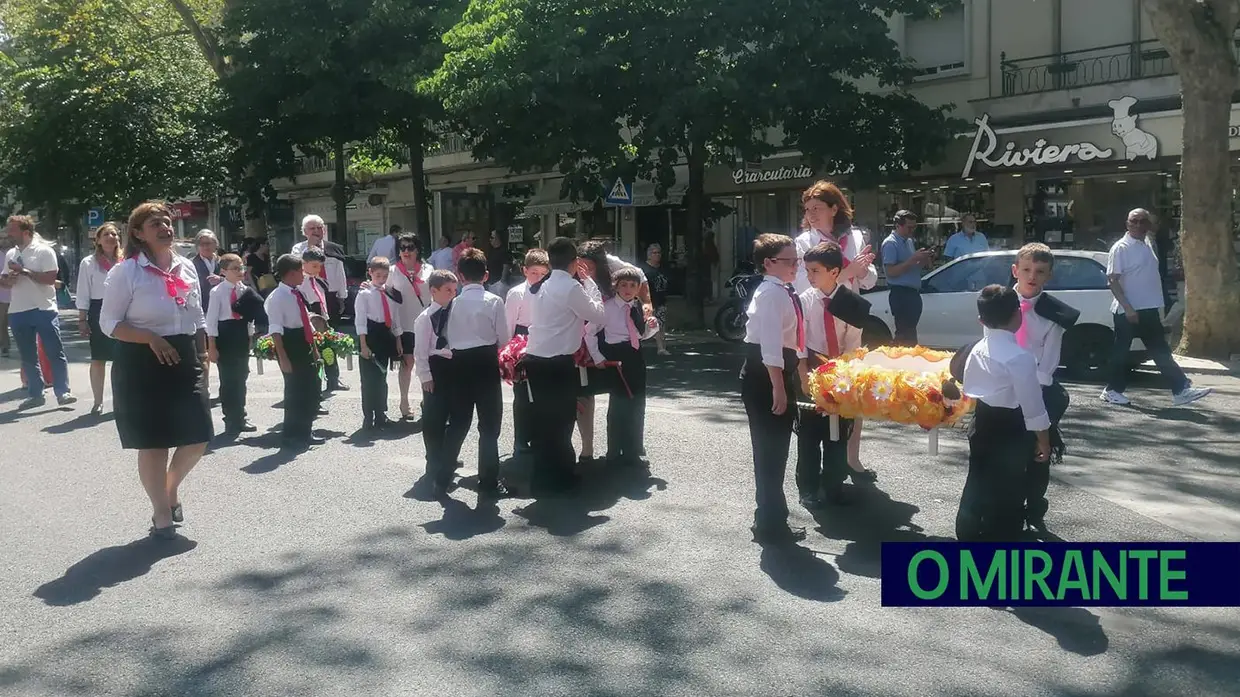 Agrupamento de Escolas Templários participou na Festa dos Tabuleiros