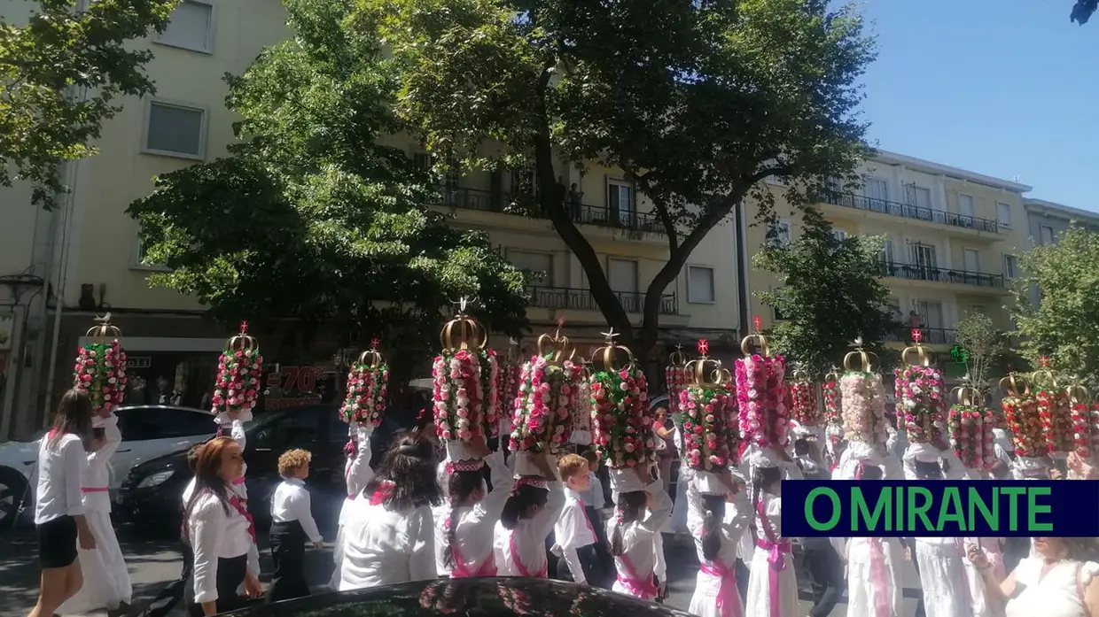 Agrupamento de Escolas Templários participou na Festa dos Tabuleiros