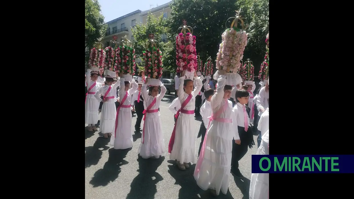 Agrupamento de Escolas Templários participou na Festa dos Tabuleiros