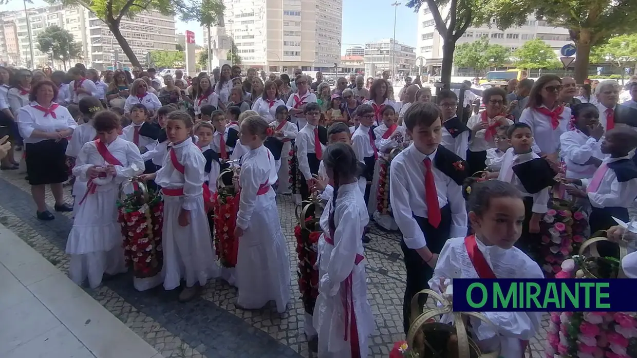 Agrupamento de Escolas Templários participou na Festa dos Tabuleiros