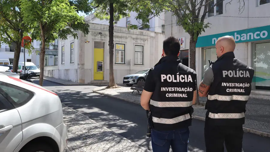 Operação contra tráfico de armas com detenções em Santarém Operação contra tráfico de armas com detenções em Santarém