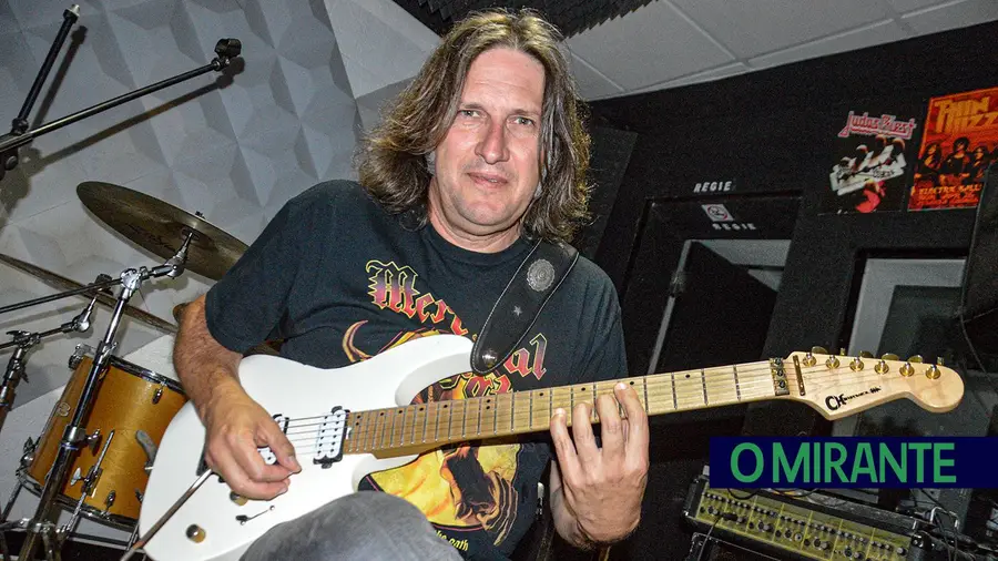 A rebeldia do rock é a arte de não vender a alma ao diabo A rebeldia do rock é a arte de não vender a alma ao diabo