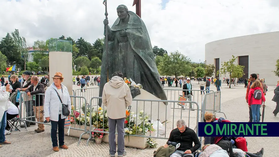Fátima reforça estacionamento, acampamento e bebedouros durante a JMJ Fátima reforça estacionamento, acampamento e bebedouros durante a JMJ