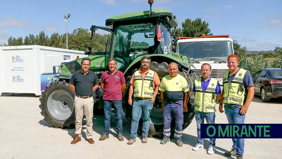 Novo tractor para a Câmara de Rio Maior Novo tractor para a Câmara de Rio Maior