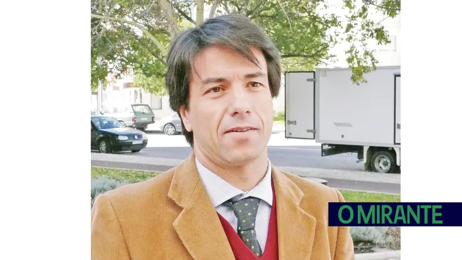 De novo, os funcionários públicos De novo, os funcionários públicos