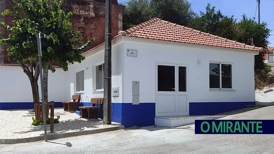 Lavadouro e fontanário restaurados em Arneiro das Milhariças Lavadouro e fontanário restaurados em Arneiro das Milhariças