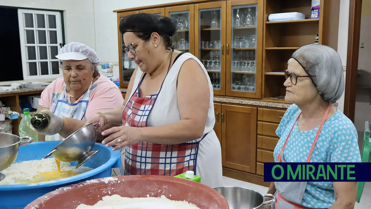 Comunidade junta-se para preparar Festa dos Vales de Cima e chega a trabalhar de madrugada