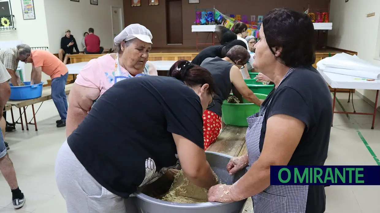 Comunidade junta-se para preparar Festa dos Vales de Cima e chega a trabalhar de madrugada