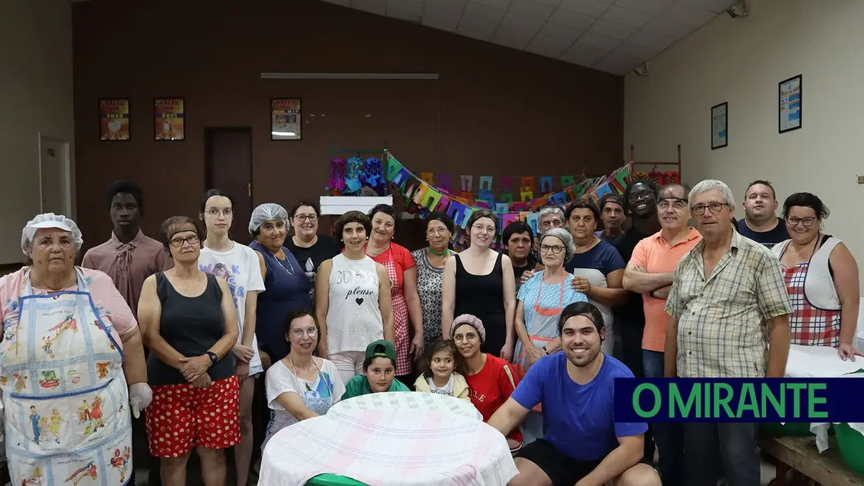 Comunidade junta-se para preparar Festa dos Vales de Cima e chega a trabalhar de madrugada