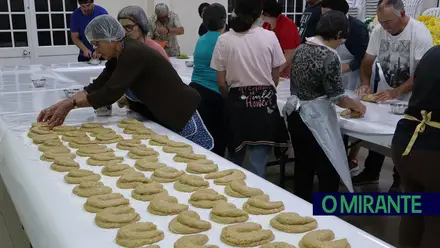 Comunidade junta-se para preparar Festa dos Vales de Cima e chega a trabalhar de madrugada