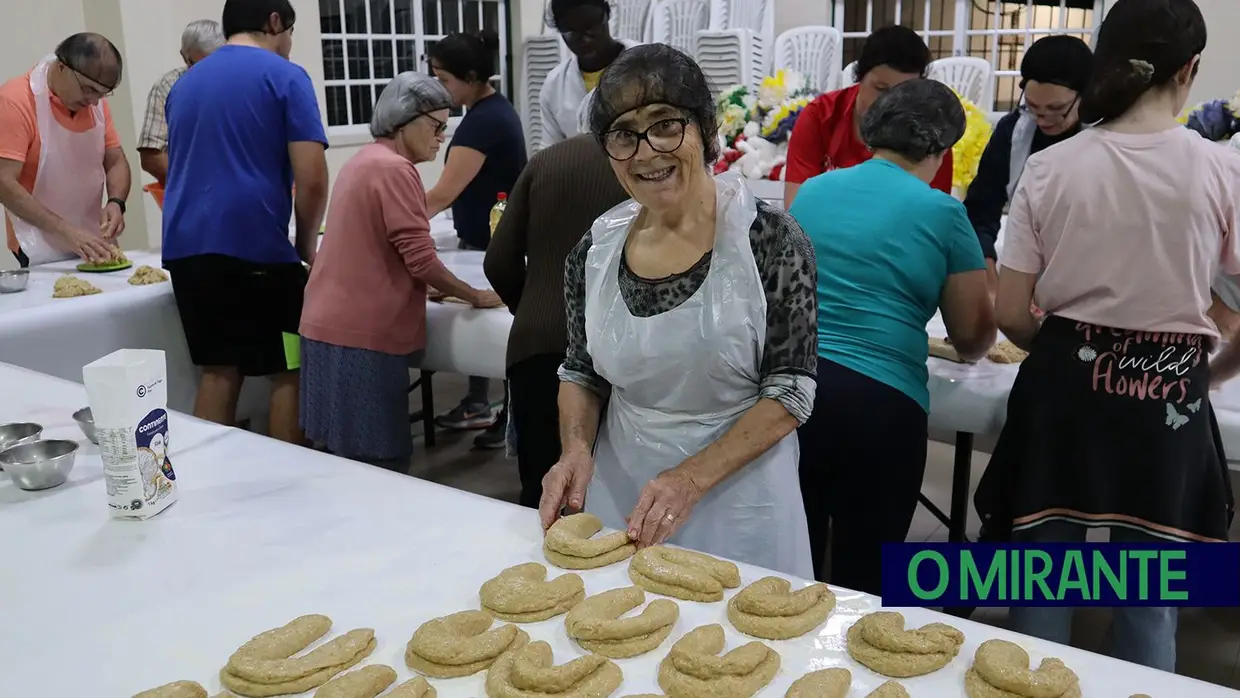 Comunidade junta-se para preparar Festa dos Vales de Cima e chega a trabalhar de madrugada