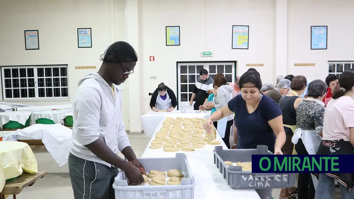 Comunidade junta-se para preparar Festa dos Vales de Cima e chega a trabalhar de madrugada