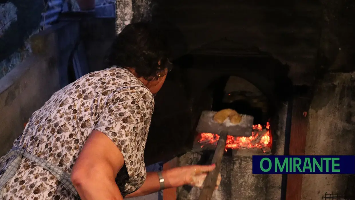 Comunidade junta-se para preparar Festa dos Vales de Cima e chega a trabalhar de madrugada