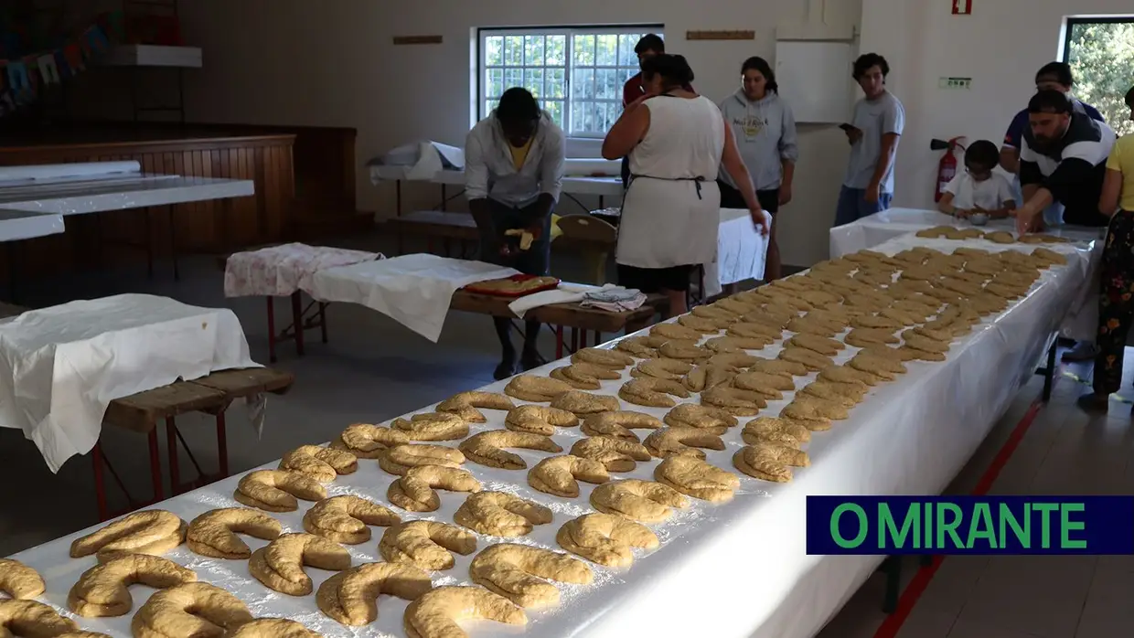 Comunidade junta-se para preparar Festa dos Vales de Cima e chega a trabalhar de madrugada