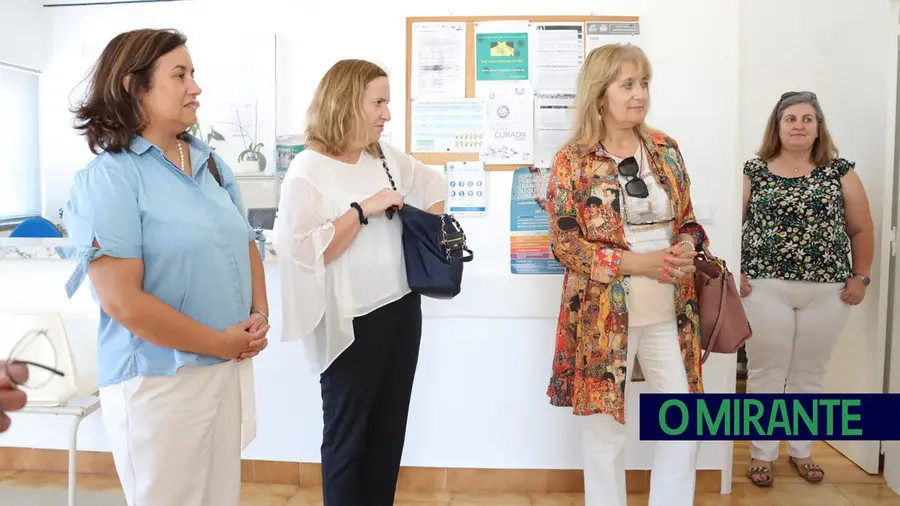 Responsáveis visitaram unidades de saúde de Ourém para conhecer projecto “Bata Branca”