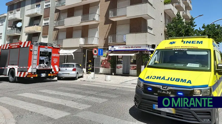 Rua cortada no Cartaxo devido a fuga de gás Rua cortada no Cartaxo devido a fuga de gás