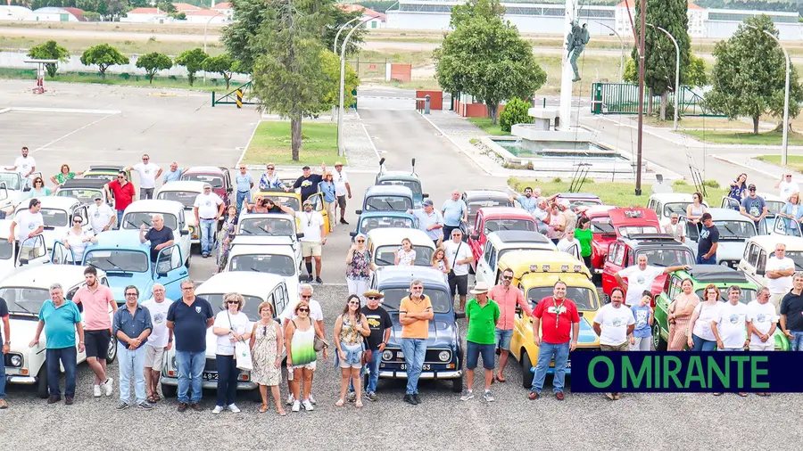 Encontro de Renault 4 na Chamusca atrai cada vez mais participantes e este ano teve uma visita especial