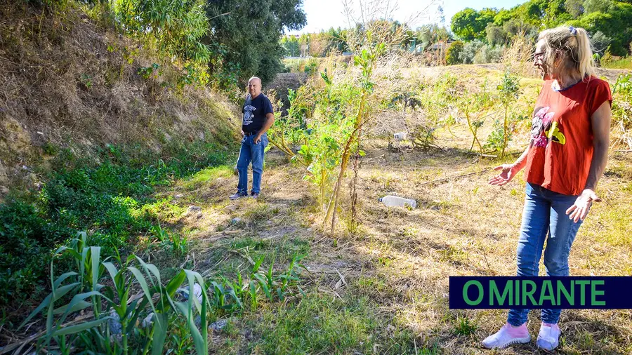 Esgotos a céu aberto no Forte da Casa