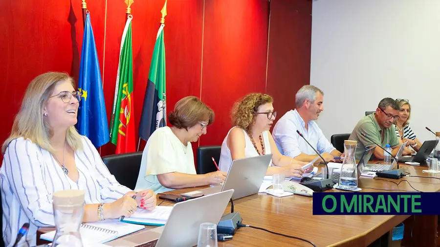 Câmara de Alpiarça vai vender prédio em Lisboa porque não tem posses para o reparar Câmara de Alpiarça vai vender prédio em Lisboa porque não tem posses para o reparar