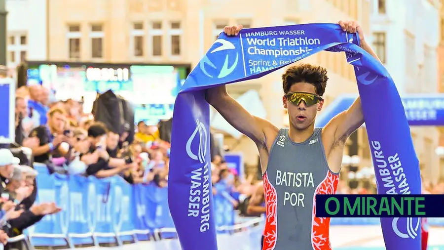 João Nuno Batista copia o irmão e sagra-se campeão mundial júnior de triatlo