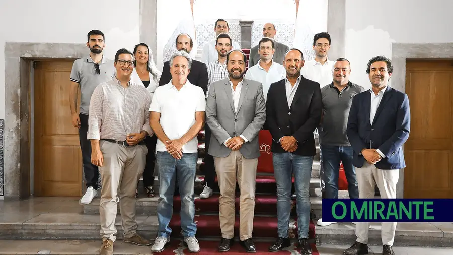 O executivo da Câmara Municipal de Alfândega da Fé esteve em Santarém O executivo da Câmara Municipal de Alfândega da Fé esteve em Santarém