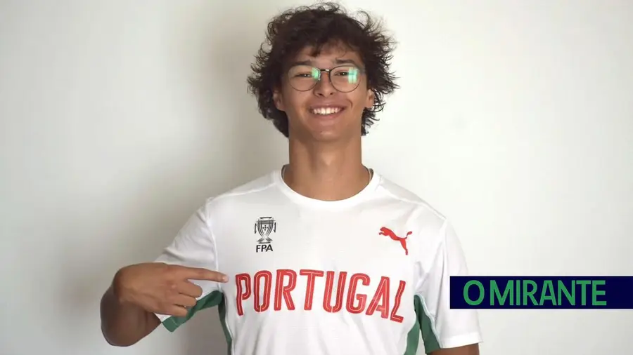 Jovem de Almeirim em segundo no salto à vara no Troféu Ibérico de Sub-18 Jovem de Almeirim em segundo no salto à vara no Troféu Ibérico de Sub-18