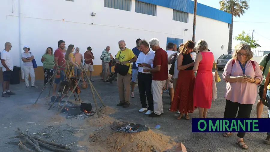 Escavações no Castro de Vila Nova de São Pedro voltam a atrair centenas de curiosos Escavações no Castro de Vila Nova de São Pedro voltam a atrair centenas de curiosos