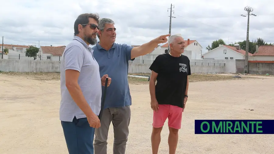 Moradores lançam abaixo-assinado contra a construção do Bairro Social no Porto Alto Moradores lançam abaixo-assinado contra a construção do Bairro Social no Porto Alto