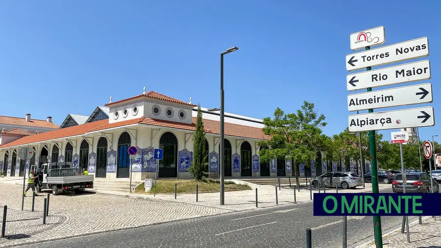 Revisões de preços acrescentaram 322 mil euros ao custo das obras no Mercado de Santarém Revisões de preços acrescentaram 322 mil euros ao custo das obras no Mercado de Santarém