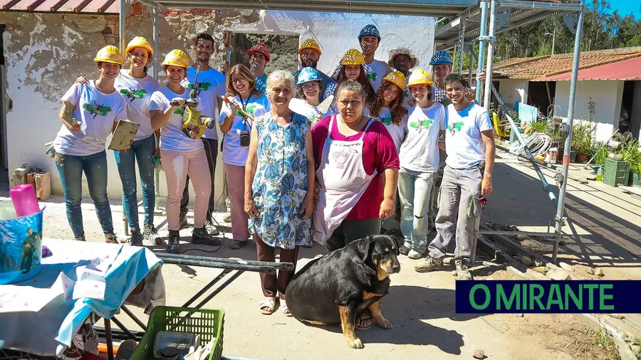 Voluntários põem mãos à obra e ajudam a recuperar casas na região ribatejana