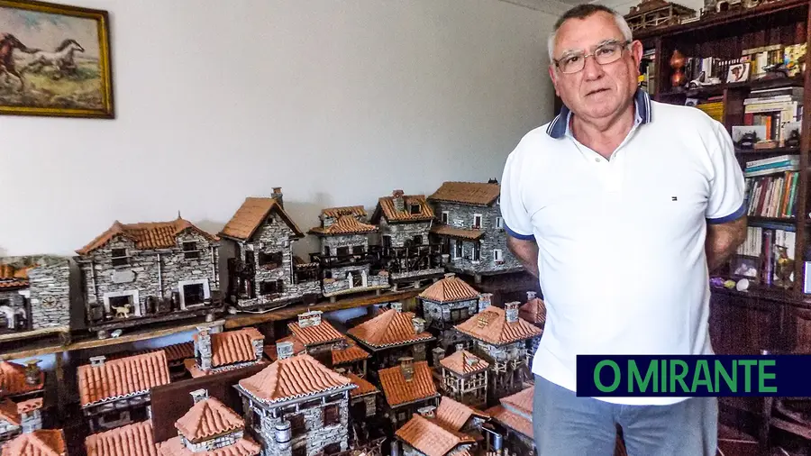 Artesão de Alcanena já construiu mais de uma centena de casas em miniatura