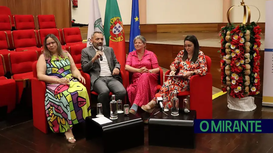 Politécnico de Tomar recebeu seminário sobre Festa dos Tabuleiros Politécnico de Tomar recebeu seminário sobre Festa dos Tabuleiros