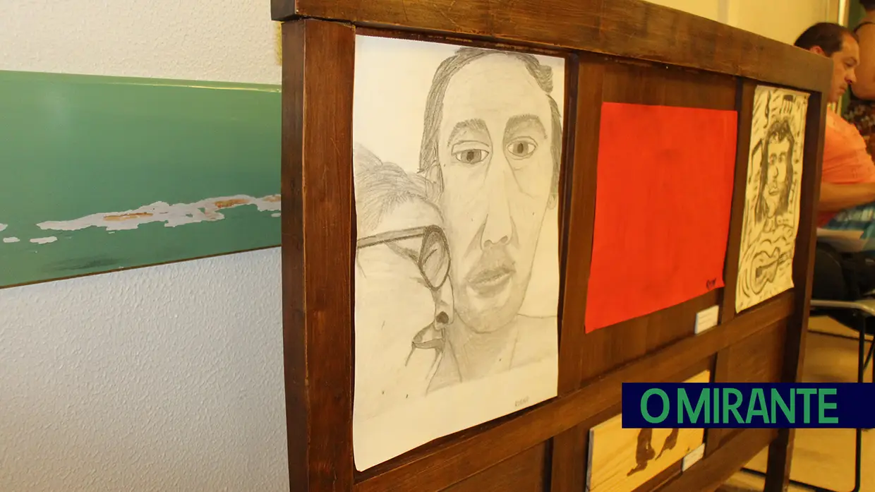 Arte ajuda doentes de psiquiatria no Hospital de Santarém a libertar emoções
