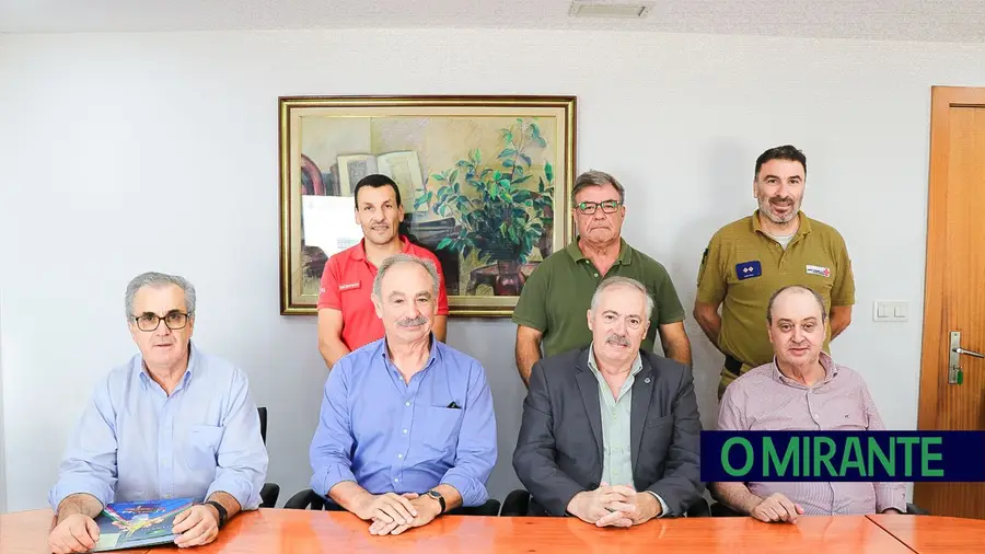 Azambuja reforça apoio aos bombeiros e Cruz Vermelha Azambuja reforça apoio aos bombeiros e Cruz Vermelha