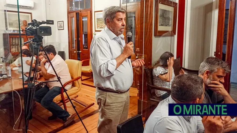 Câmara não se entende com empresários da Parreira Câmara não se entende com empresários da Parreira